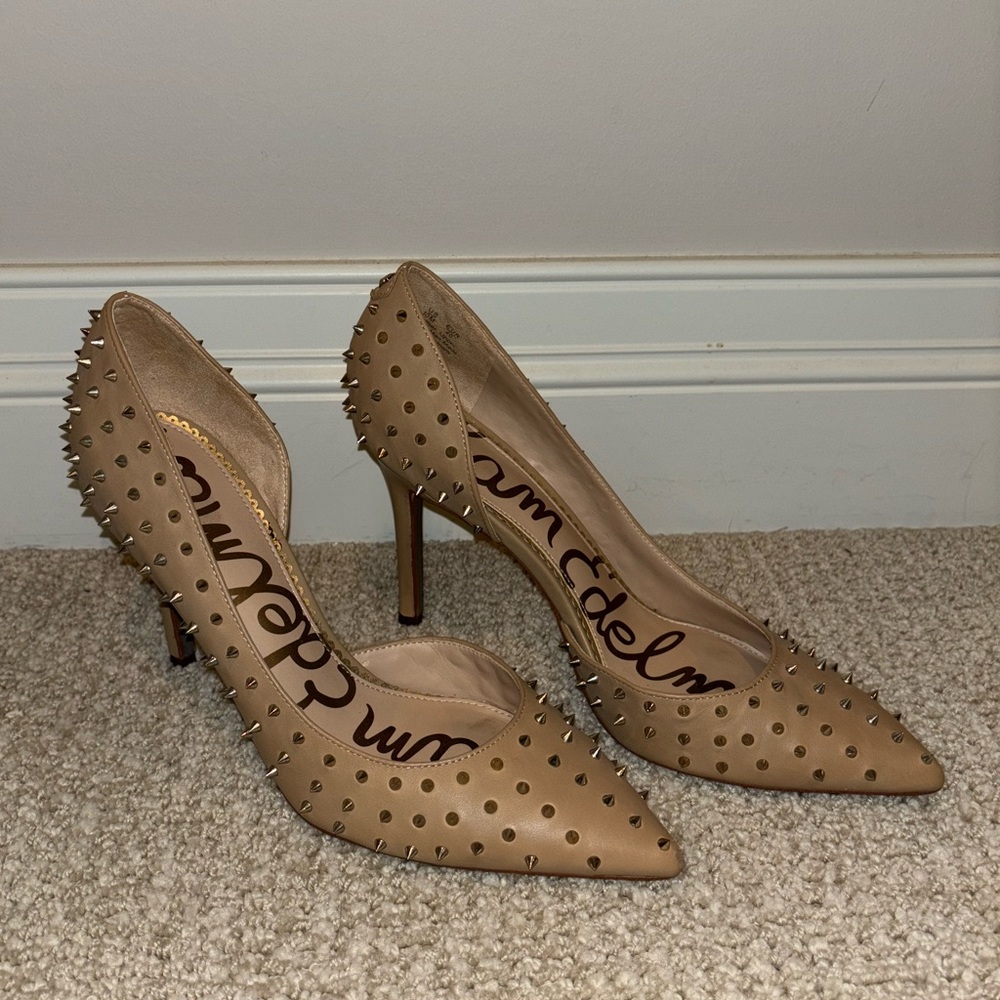 Sam Edelman Nude & Gold Studded Heels